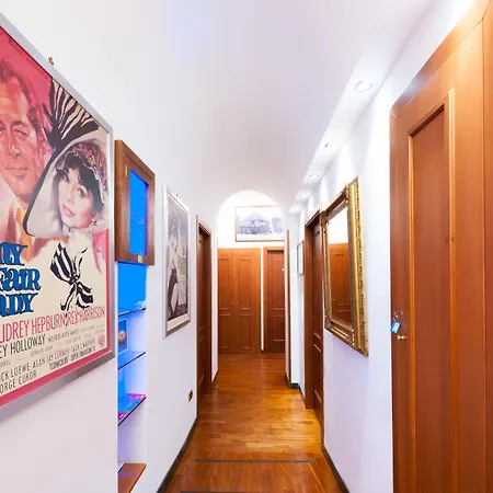 69 Manin Street 게스트하우스