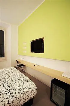 69 Manin Street Rom