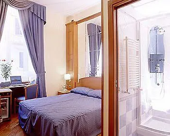 Konukevi 69 Manin Street 3*