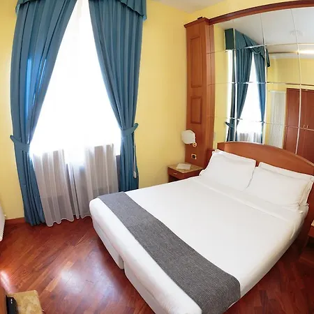 69 Manin Street Konukevi 3*